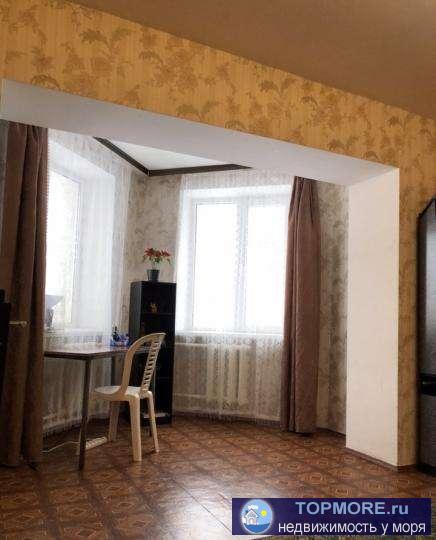 Продается двухкомнатная квартира застройщик КОНСОЛЬ.  Лоджия застеклена, домофон, 2 кладовые. Тихая, тёплая, окна...