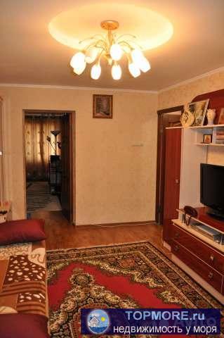 Продаю 2-х комнатную квартиру в центре по ул.Маршала Жукова 1-й этаж 4-х этажного дома площадью 40,72кв.м + лоджия...