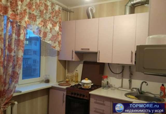 Продается в связи с переездом уютная двухкомнатная квартира в центре Евпатории. В квартире произведен свежий ремонт,... - 2