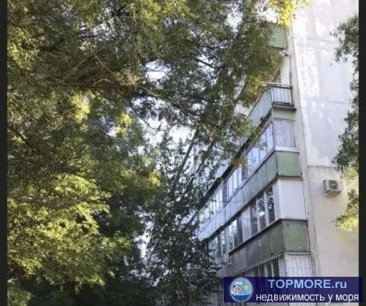 Продаётся квартира,три балкона,автономное отопление,счетчики на все коммуникации.Состояние жилое.Можно сделать ремонт...