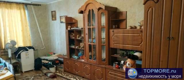 Продам квартиру, установлен бойлер,балкон и большая лоджия, в одной из комнат ковролин. Частично с мебелью