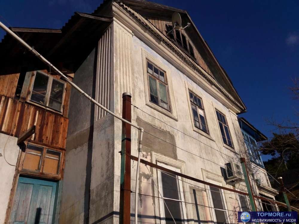 Номер объекта: 37074 Продается дом 100м2 в Лазаревской возле моря. Дом старой постройки  нуждается в ремонте ....
