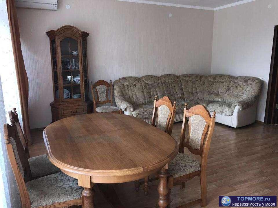 Номер объекта: 35203 Продаётся 2-х комнатная квартира с видом на горы, море и город в элитном доме в Лазаревской....