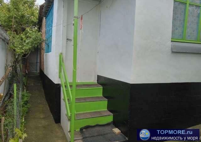 Продается 1/2 дома, квартира на земле, отдельный вход, 2 сотки земли (земля не приватизированая). 