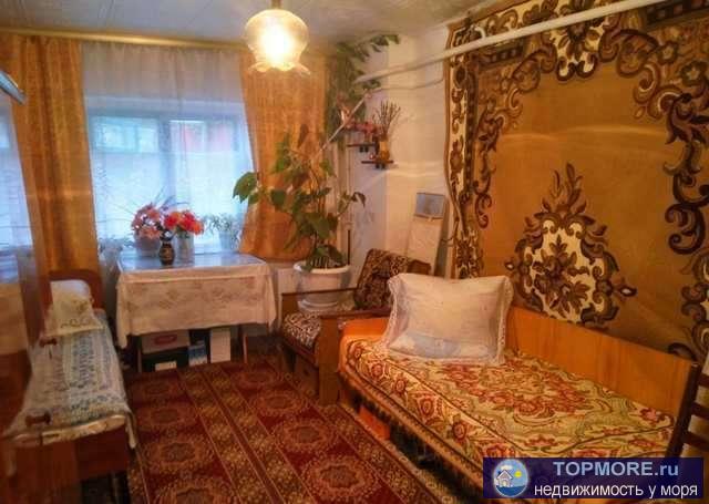 Продается 1/2 дома, квартира на земле, отдельный вход, 2 сотки земли (земля не приватизированая).  - 2