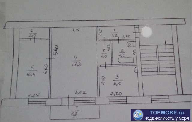 Продается 2 комнатная квартира в центре Феодосии. В квартире сделан ремонт, на стенах шпатлёвка и покраска на полу в... - 1