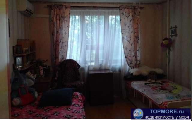 Две  комнаты  20/9.6 кв.м, кухня 7.4 кв.м, прихожая 8.2 кв.м, балкон 1.8 кв.м, лоджия 1.8 кв.м. Вода постоянно,... - 2