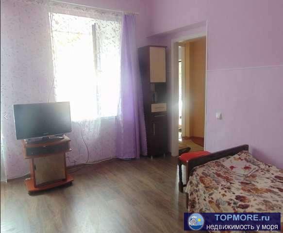 Продается 2 комнатная квартира на земле, высокие потолки, свежий ремонт, толстые стены, автономное отопление,...