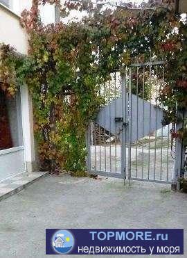 г Феодосия, ул Луначарского, Автовокзал, дом 200 кв м, участок3 сот 2-этажный дом 200 м (кирпич) на участке 3 сот., в...