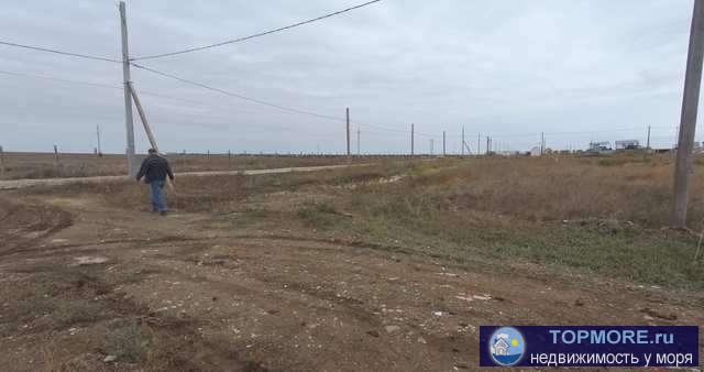 Продается участок 8 сот, 2 км до пгт.Приморский, общество Садко, свет, вода централизованно без отключений, газ,...