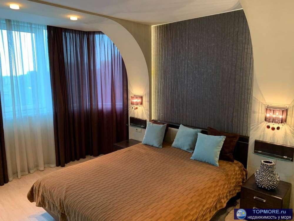 Лучшее предложение в районе Мамайки! Большая, просторная квартира, две изолированные спальни и светлая уютная...