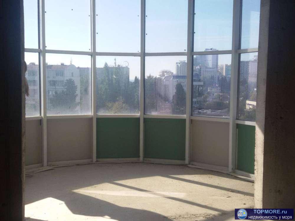 Квартира находится жилом комплексе в центре города в престижном микрорайоне  «Светлана», с уникальной...