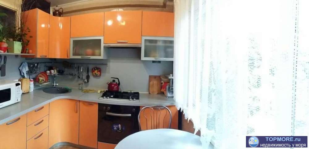 Большая трехкомнатная квартира в центре Сочи. Заречный район считается одним из центровых, но в тоже время тихим и... - 2