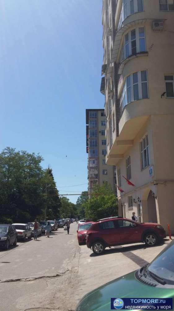 Продается квартира с видом на горы и лес. Черновая отделка с распланированным санузлом. Центральные коммуникации....