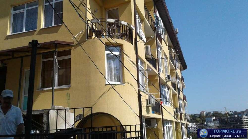 Квартира в центральном районе .3 окна, шикарный вид на море и район Cветлана.Возможность сделать дополнительно еще 2...