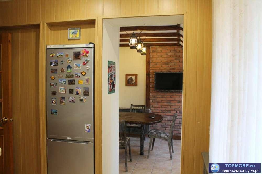 Квартира в Центральном районе Сочи с хорошим ремонтом и мебелью. Три отдельные комнаты, кухня-столовая, санузел... - 1