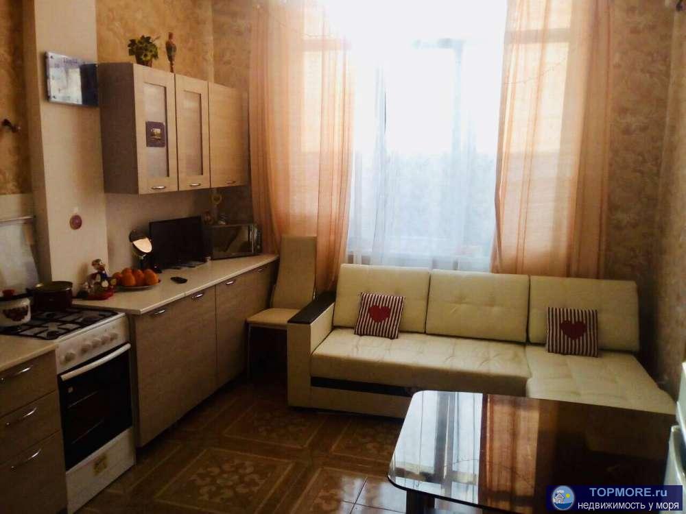 Большая двухкомнатная квартира, с ремонтом, мебелью, техникой. Полный пакет документов, в собственности с 2015 года....