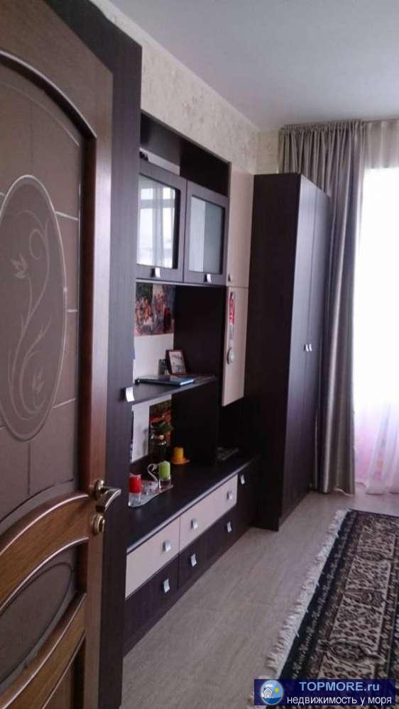 Просторная светлая квартира. Большие панорамные окна.Виды на море,горы.Дизайнерский качественный ремонт.Продается с... - 1