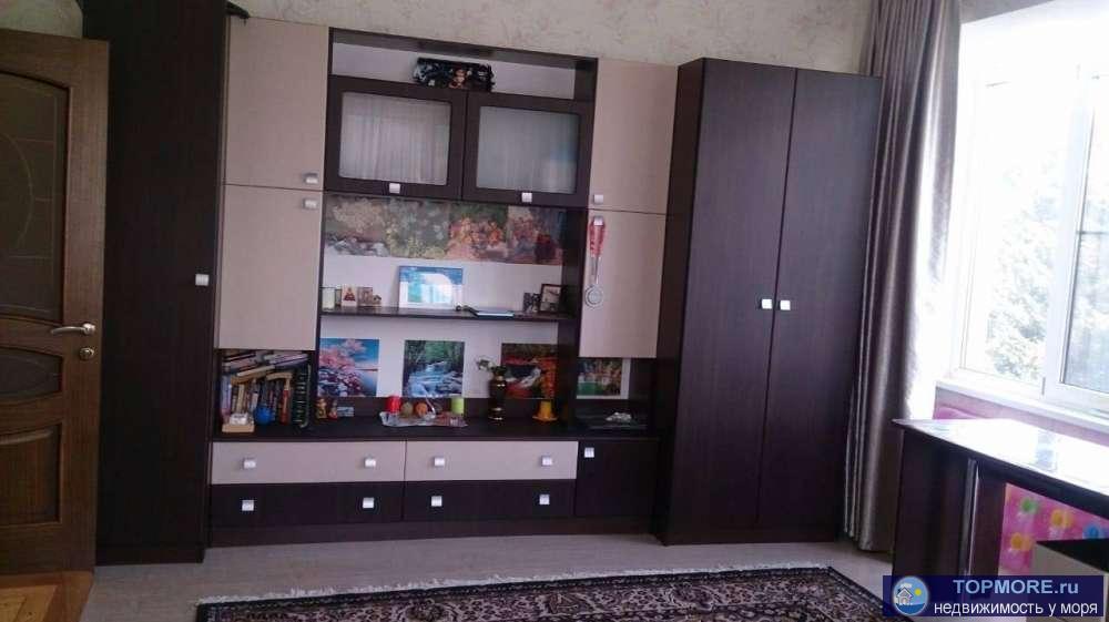 Просторная светлая квартира. Большие панорамные окна.Виды на море,горы.Дизайнерский качественный ремонт.Продается с... - 2