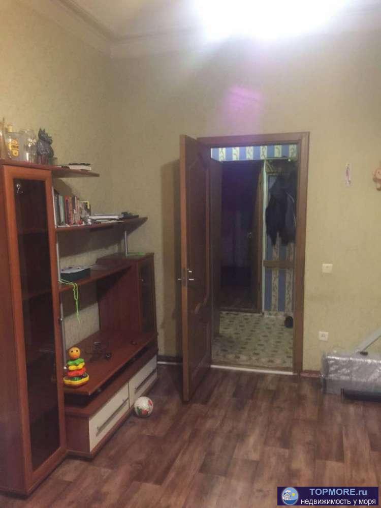 Продается квартира в центре Адлера.Жилой вторичный фонд. Сталинка,высокие потолки. Кварира сухая и теплая.Хорошая... - 1