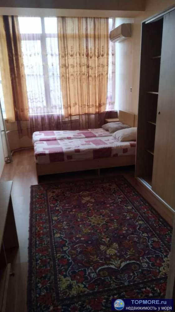 Продается квартира на в 30 метрах от моря в курортном городке. Хороший ремонт, рядом остановка, Магнит. Дом свежей... - 1