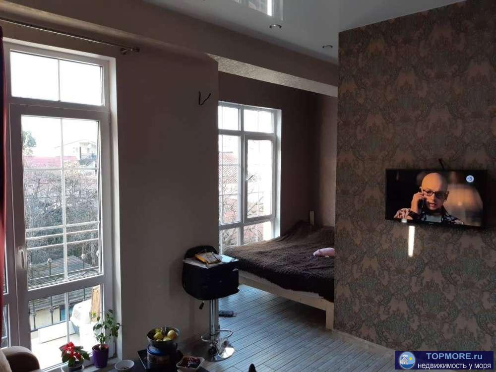 ОБРАТИТЕ ВНИМАНИЕ! Свободная Продажа! Квартира с хорошим ремонтом.  Расстояния до центра всегот 4.1. Комфортное... - 1