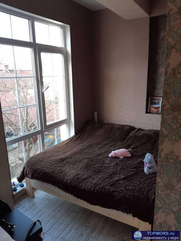 ОБРАТИТЕ ВНИМАНИЕ! Свободная Продажа! Квартира с хорошим ремонтом.  Расстояния до центра всегот 4.1. Комфортное... - 2