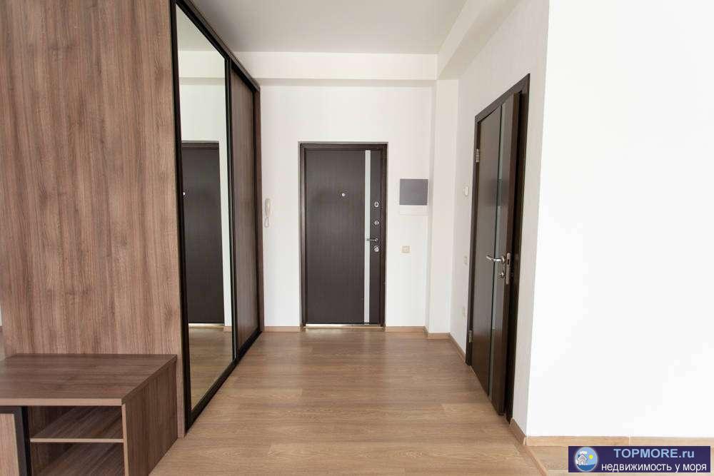   Дом построен по технологии строительства - монолитный каркас с керамзитобетонным заполнителем. Фасад здания...