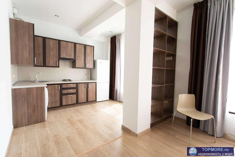   Дом построен по технологии строительства - монолитный каркас с керамзитобетонным заполнителем. Фасад здания... - 2