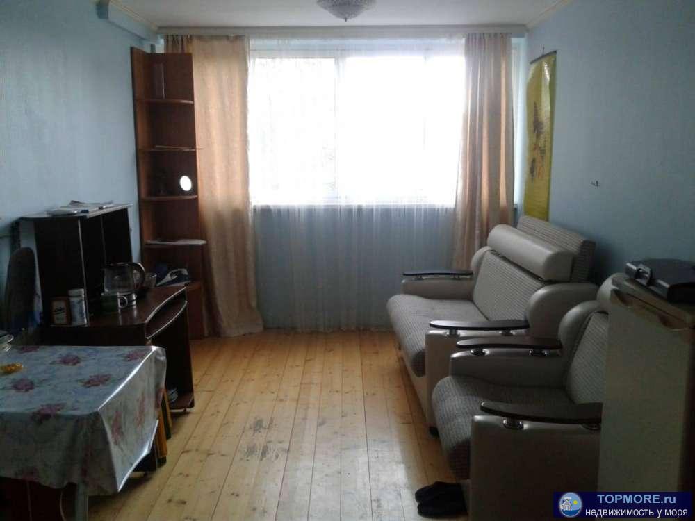 Продам малосемейку в отличном районе, до моря 20-25 мин пешком. Ремонт, мебель. Удобства в секции в хорошем...