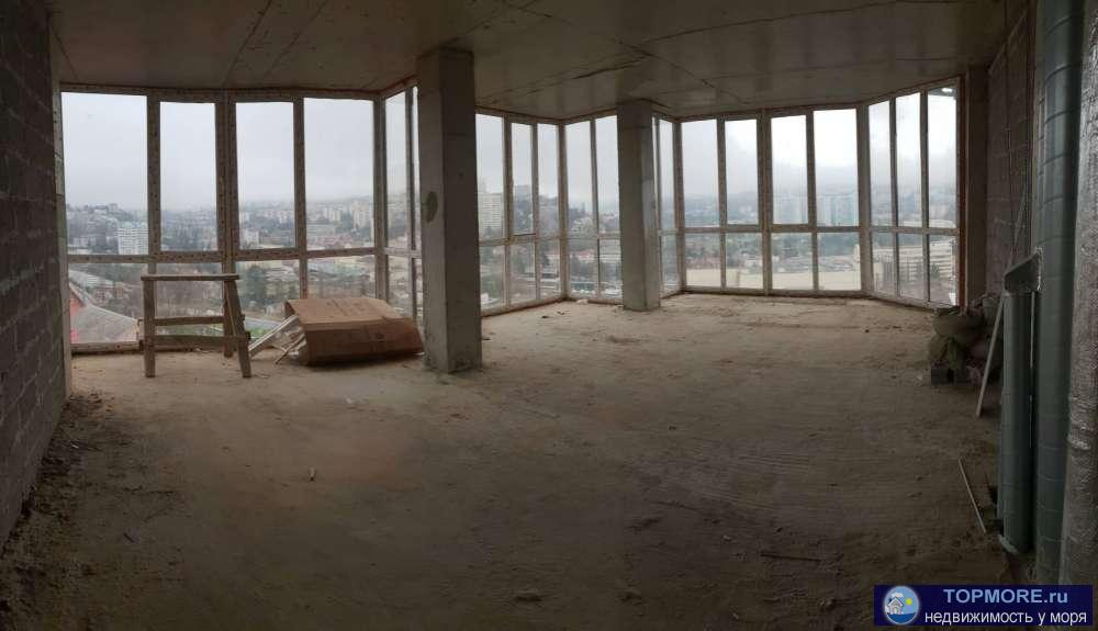 Продам поноценную 2 -комн квартиру в Сочи у моря. Квартира угловая, шикарные витражные окна, квартира светлая,...