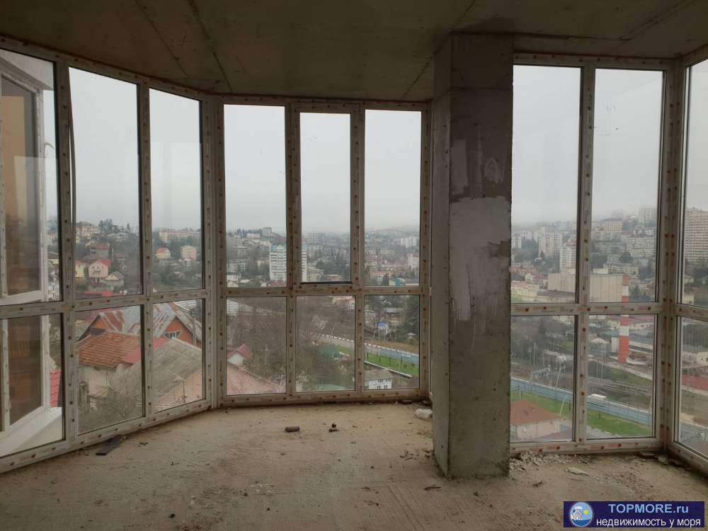 Продам поноценную 2 -комн квартиру в Сочи у моря. Квартира угловая, шикарные витражные окна, квартира светлая,... - 1