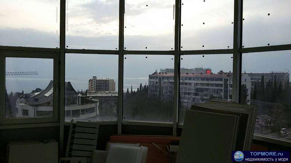 Продаю большую  квартиру под отделку. Большие витражные окна с панорамным видом на море и город. Смонтирован теплый...