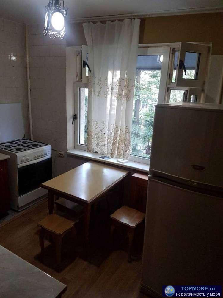 Продажа / Квартиры, Сочи, Воровского улица, 8 500 000 р. Квартира в самом центре Сочи. Окна выходят во двор на зелень и пальмы. Тихое, спокойное место. Хорошие соседи.... - 2