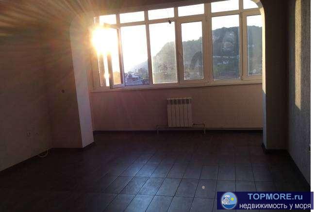 Просторная квартира в новом доме клубного типа. Закрытая придомовая территория, тихое, спокойное месторасположение.... - 1