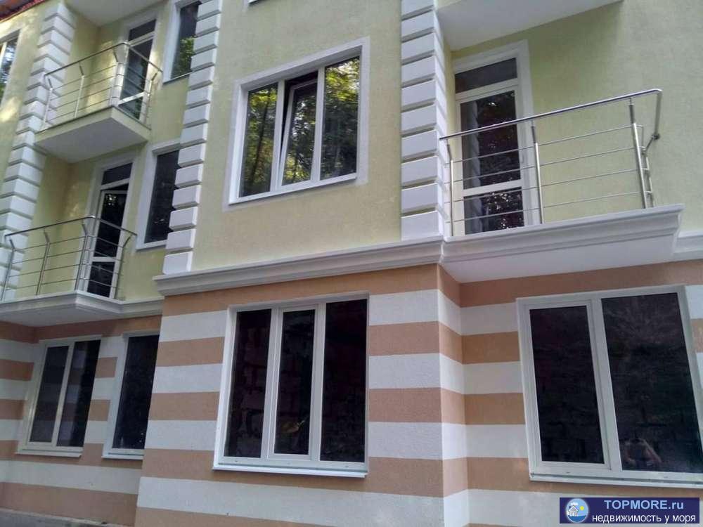 Продаю просторную, светлую квартиру, в пешей доступности от моря, дендрария, национального парка! Благодаря...