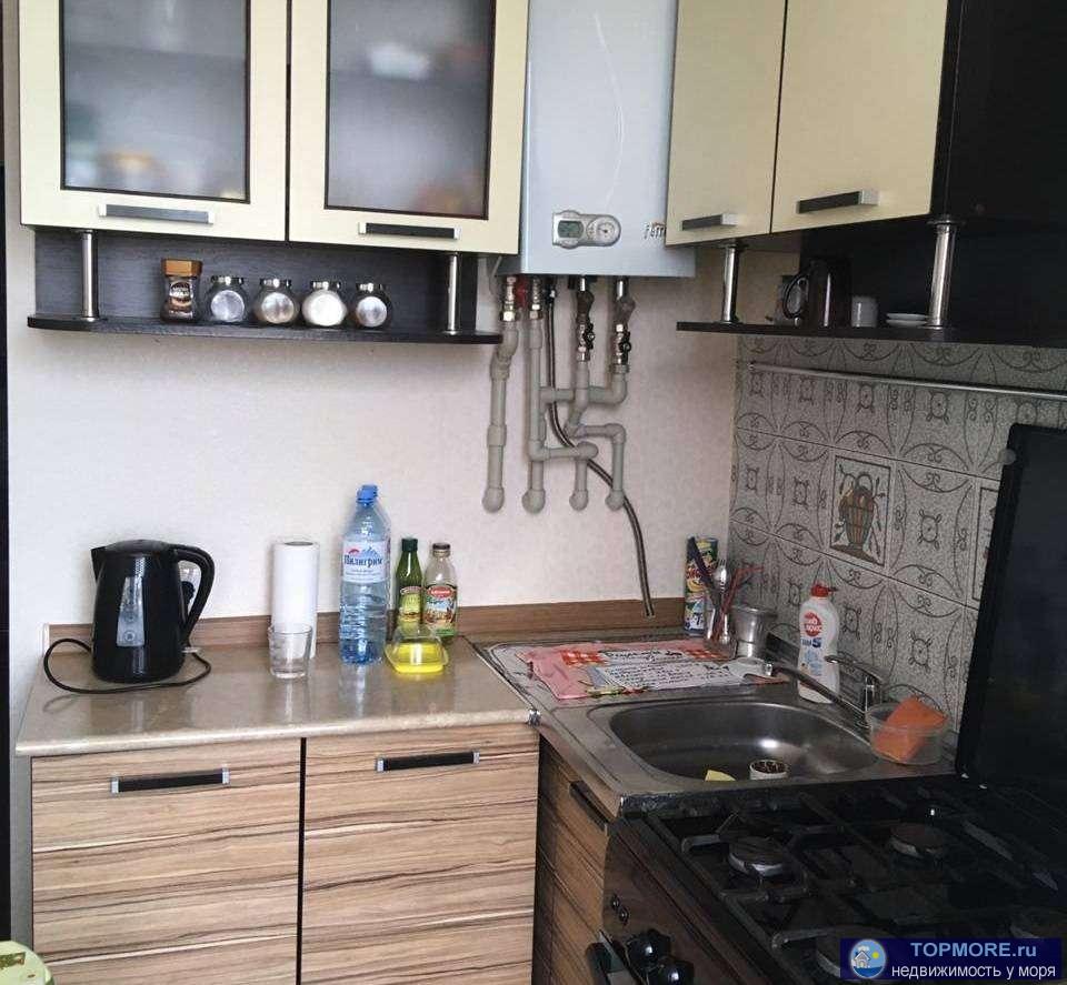 Полноценная однокомнатная квартира в доме с газом. Хороший ремонт, уютный двор с беседкой, детской площадкой. До...