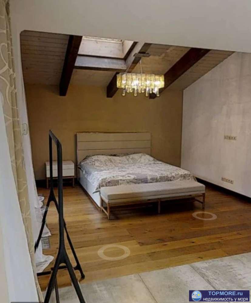 Продаю элитную двухуровневую дизайнерскую квартиру, 150 м2 с двумя видовыми балконами,  на четвертом этаже, прямо в...