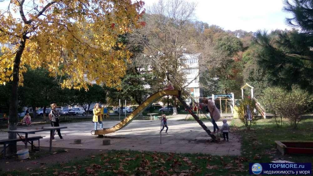 Продаю 3-комн. кв. в центре Дагомыса. Статус квартира! Рядом магазины, аптеки, школа, д/сады, поликлиника, рынок,... - 1