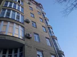 Продается просторная 1-комнатная квартира в новом доме на Батумском...