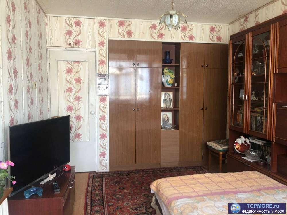 Продаю 2-комнатную квартиру в панельном доме на ул. Армавирская, Дагомыс. С ремонтом и мебелью. Окна на две стороны.... - 1