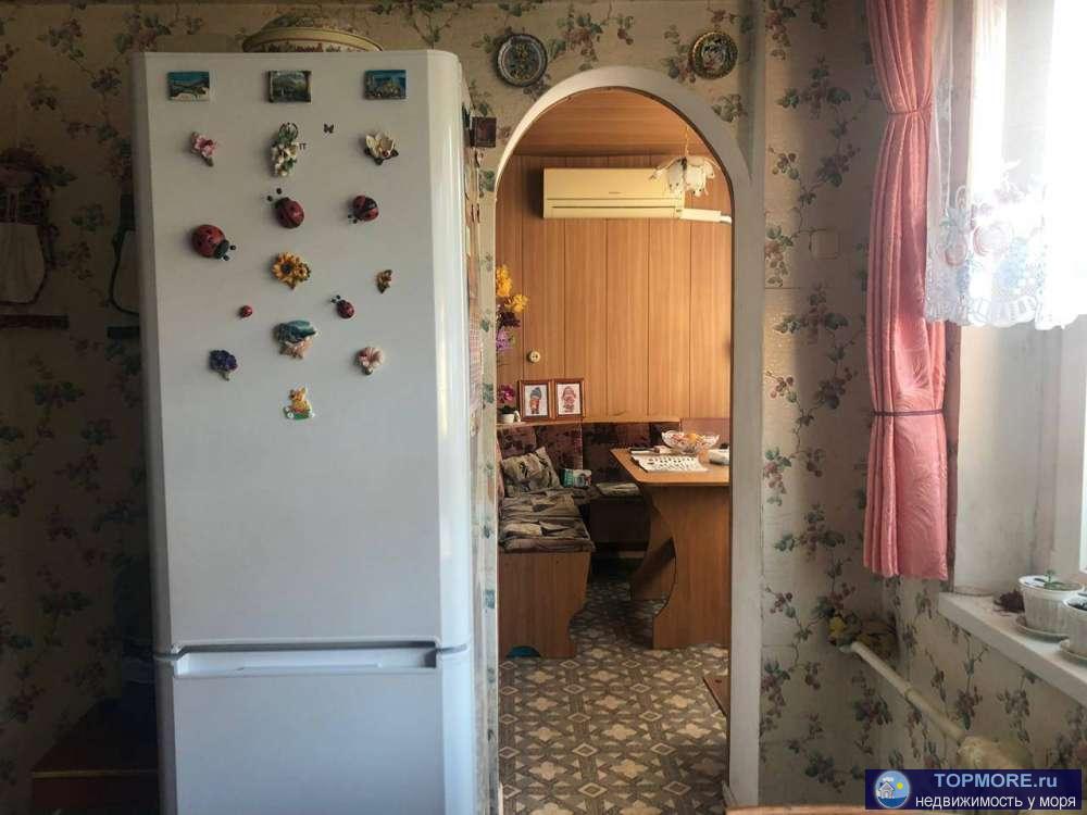 Продаю 2-комнатную квартиру в панельном доме на ул. Армавирская, Дагомыс. С ремонтом и мебелью. Окна на две стороны.... - 2