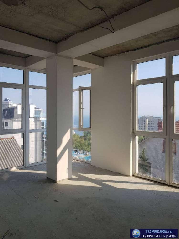 Квартира с видом на море, очень светлая, хорошо планируется в двухкомнатную квартиру. Квартира с панорамным видом на...