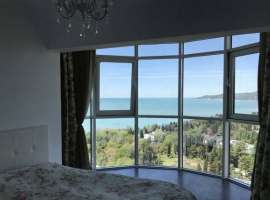 Дизайнерская 2-х комнатная квартира с дорогим ремонтом(теплые...