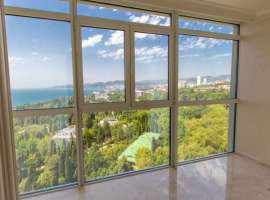 Продается 4х комнатная квартира в доме бизнес-класса, из витражных...