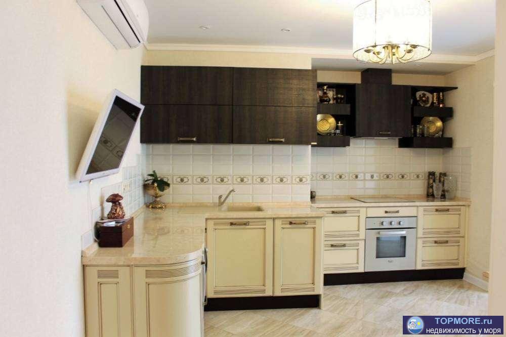 Продаю квартиру в ЖК Виктория Сочи Очень срочная продажа!  Квартира общей площадью в 140 кв.м. Расположена на 7 этаже...