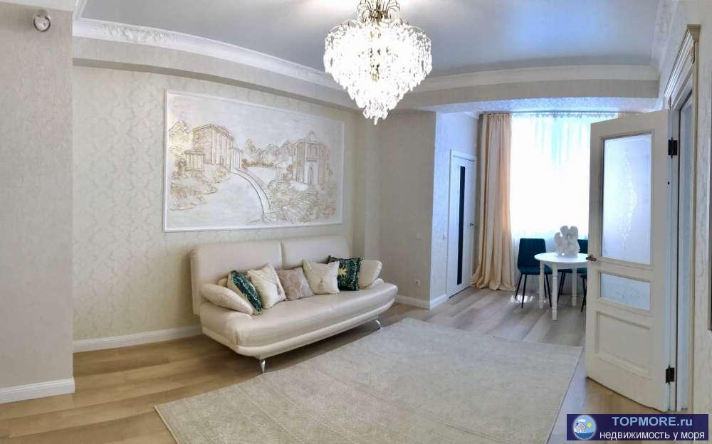 Ищите полноценную двухкомнатную квартиру с хорошим ремонтом? Да, это именно она! Дизайнерский ремонт, в классическом...