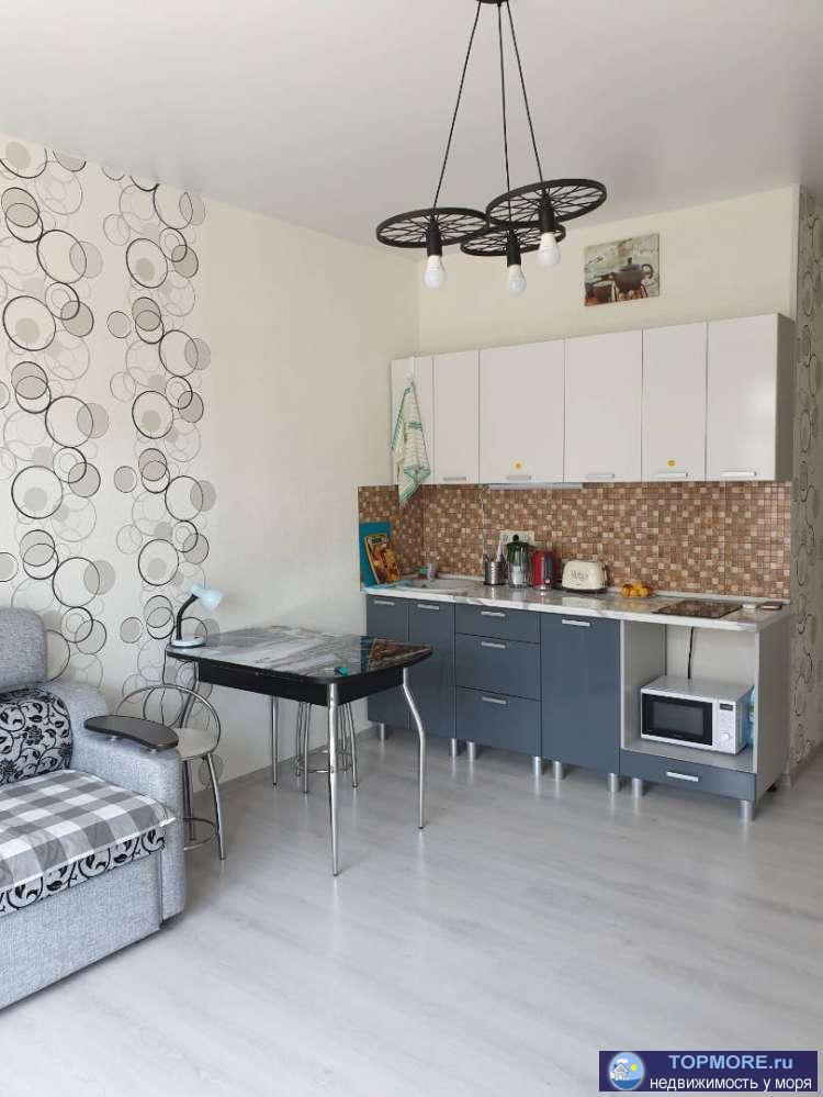 Продаю квартиру в районе Макаренко. Хороший ремонт,  мебель вся остается. Балкон открытый с видом на горы. Лифт,... - 1