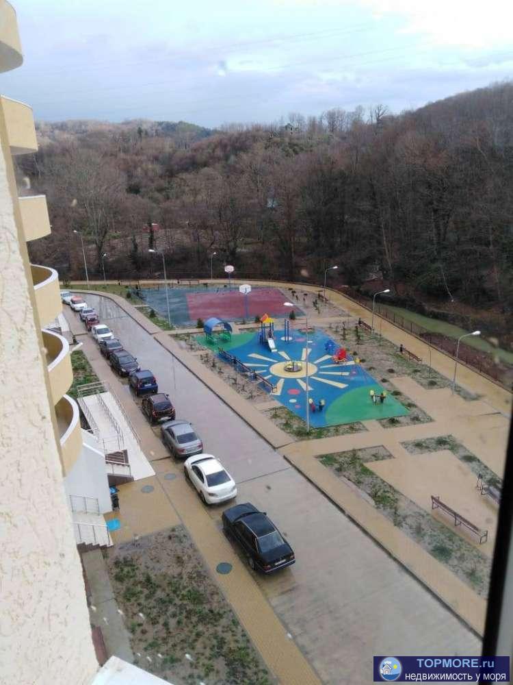 3х комнатная квартира в Адлере, улица Петрозаводская, площадь 80кв м, потолки 3 метра, дом новый, монолитный, детская... - 2