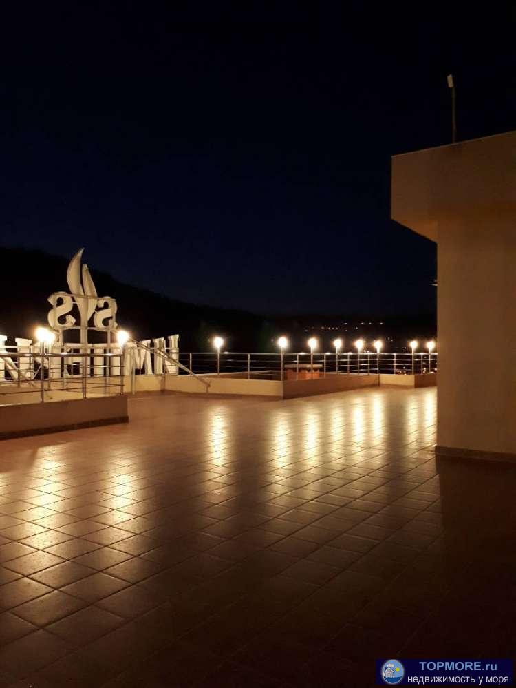 Просторная трехкомнатная квартира в отличном доме бизнес-класса ЖК Империя. C мебелью и техникой, 900м до моря. 2... - 1